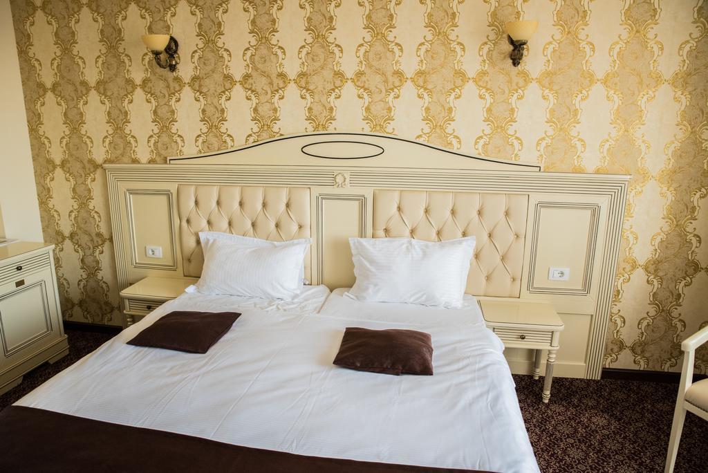 Hotel Giuliano Bragadiru Extérieur photo