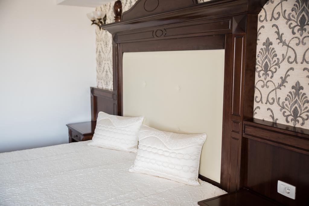 Hotel Giuliano Bragadiru Extérieur photo