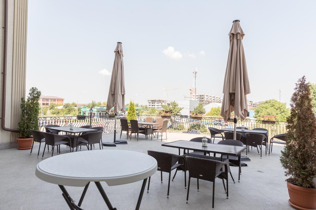 Hotel Giuliano Bragadiru Extérieur photo
