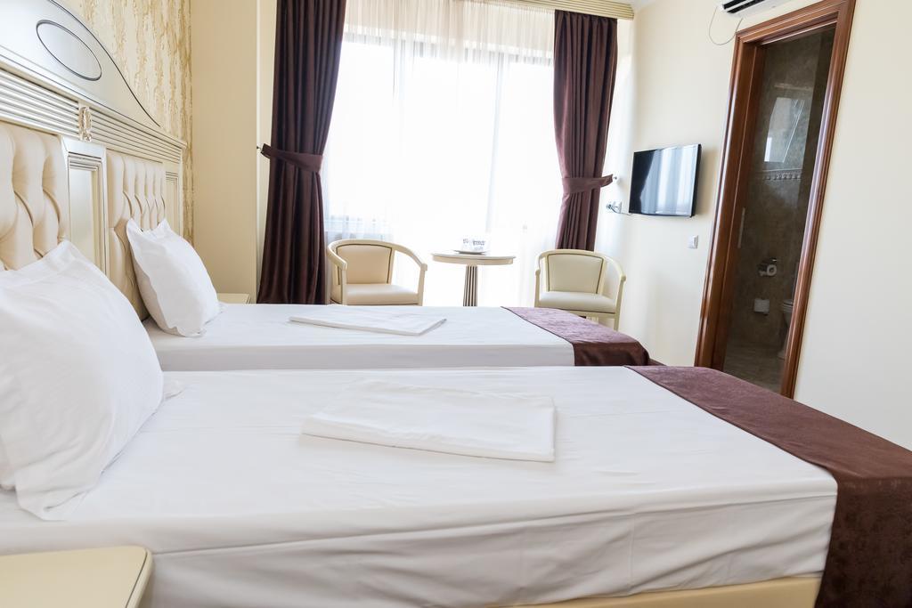 Hotel Giuliano Bragadiru Extérieur photo