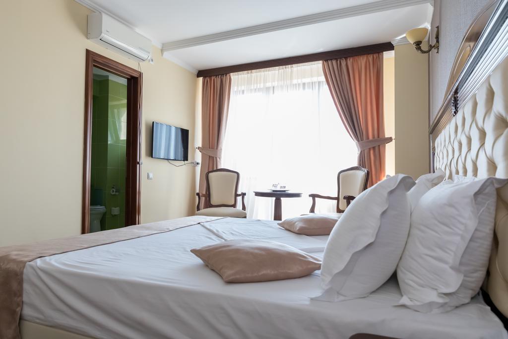 Hotel Giuliano Bragadiru Extérieur photo