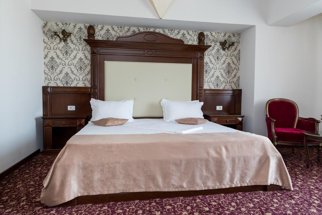 Hotel Giuliano Bragadiru Extérieur photo