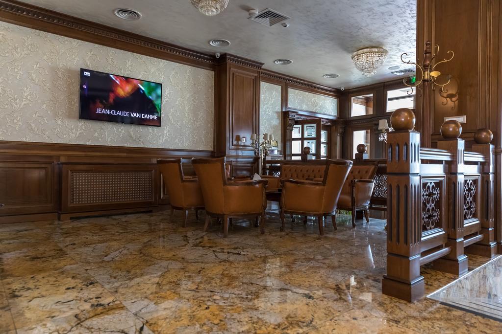 Hotel Giuliano Bragadiru Extérieur photo