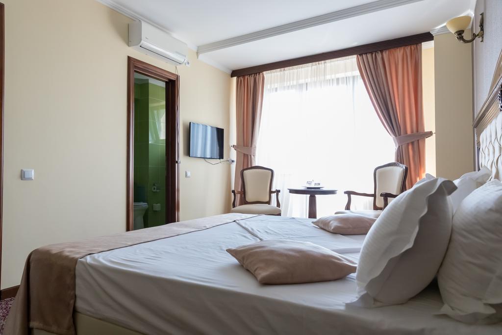 Hotel Giuliano Bragadiru Extérieur photo