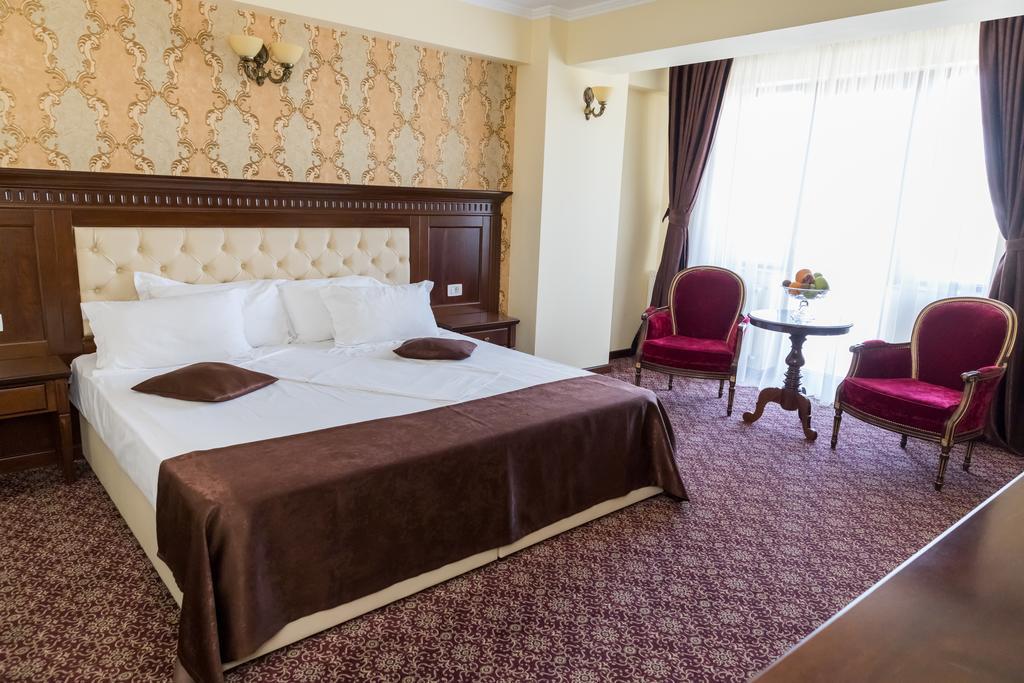 Hotel Giuliano Bragadiru Extérieur photo