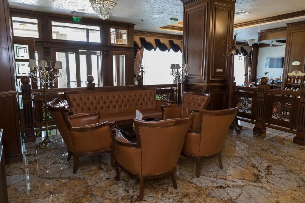 Hotel Giuliano Bragadiru Extérieur photo