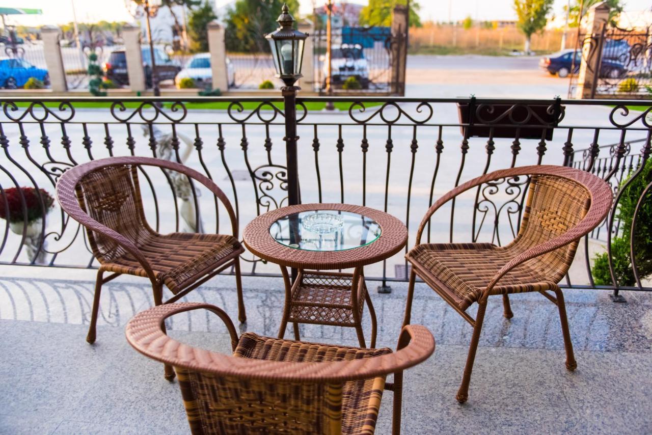 Hotel Giuliano Bragadiru Extérieur photo